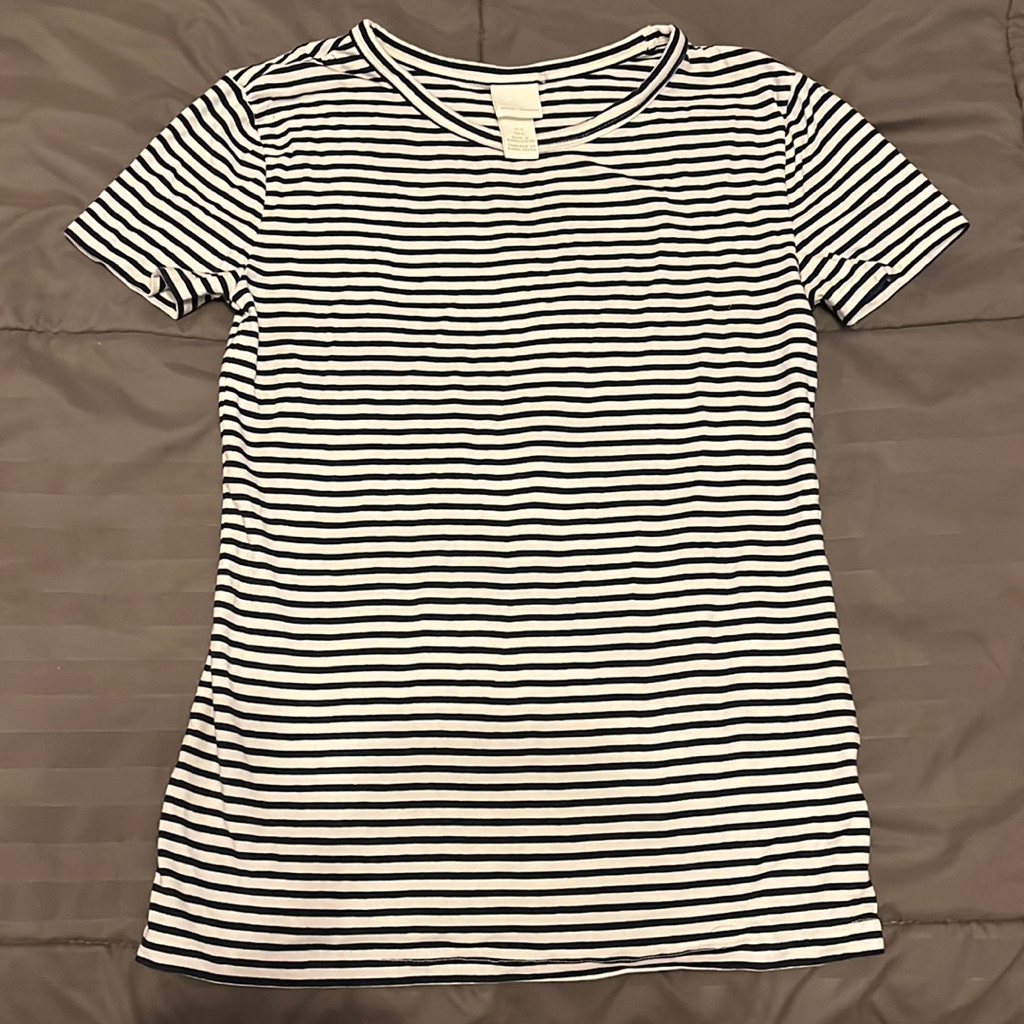 H&M Basic Tee Nwot
